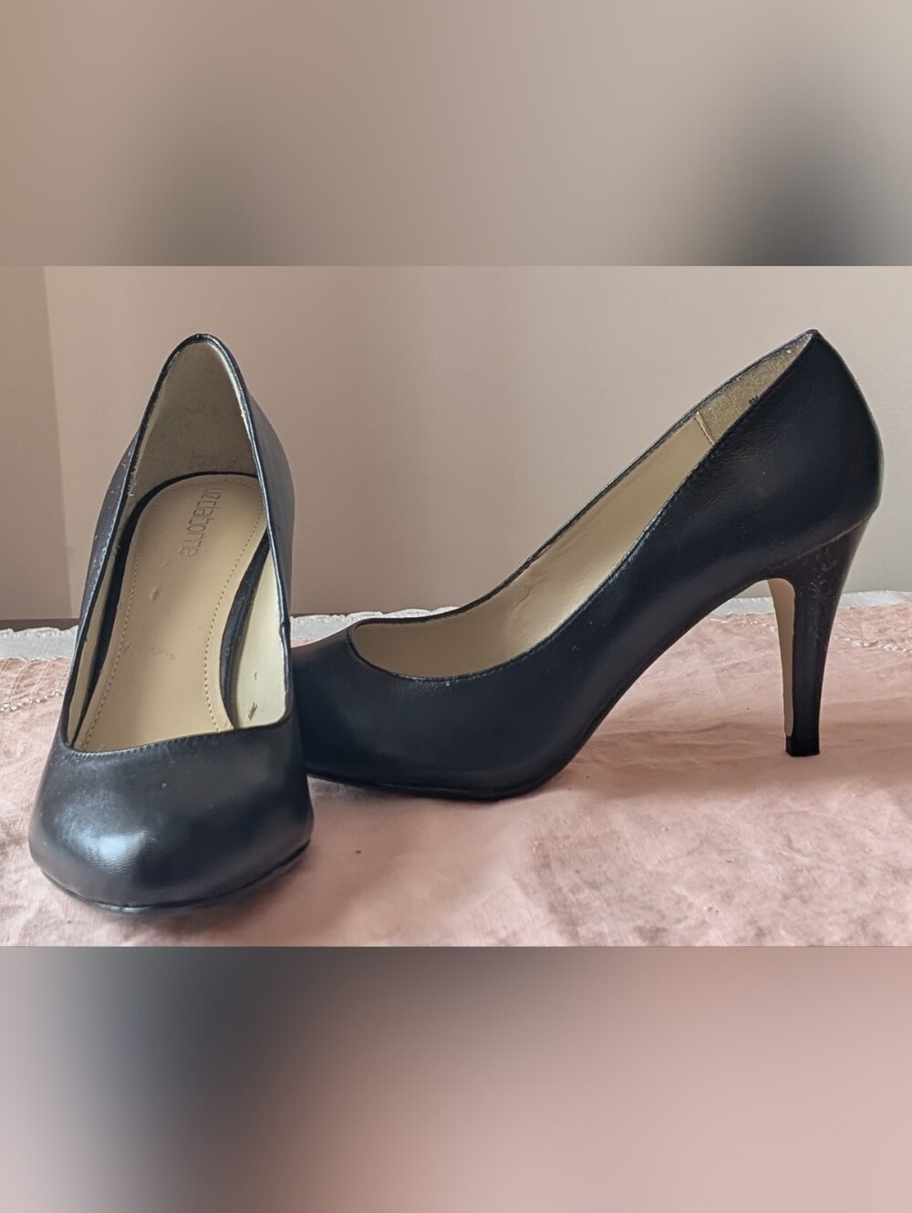 Classic Liz Claiborne LC Riley Black Leather Pump 3.5 Inch Heel Women's 6M